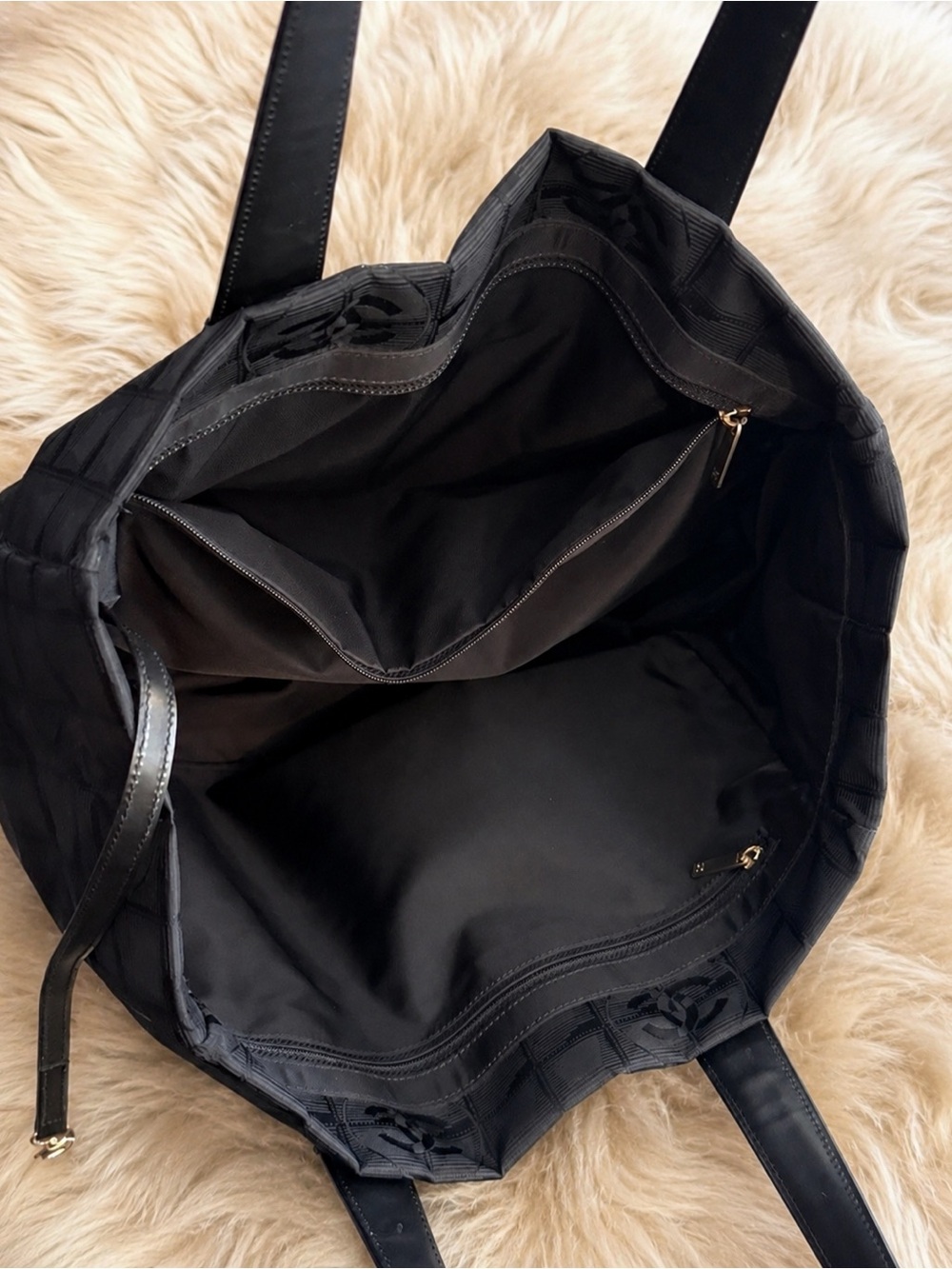 CHANEL Travel Line Logo Tote - Picture 5 of 14